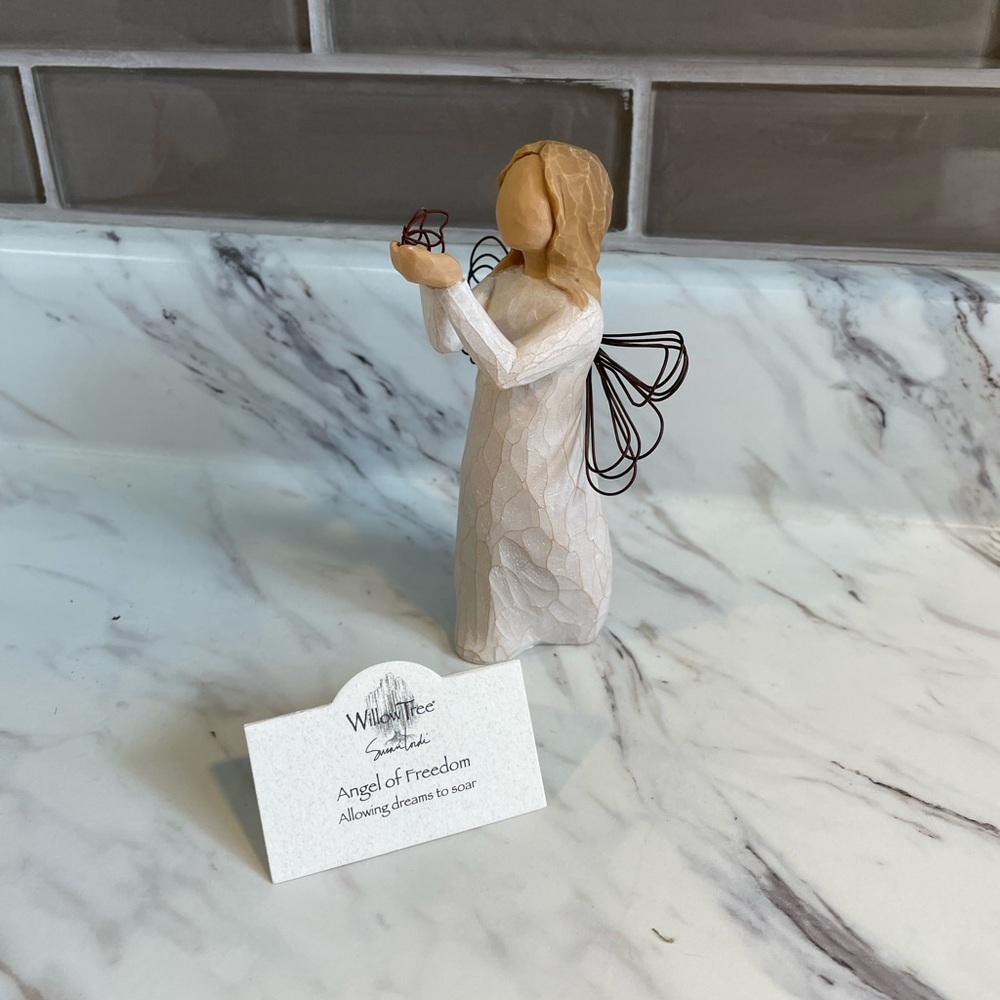 Willow Tree Angel of Freedom